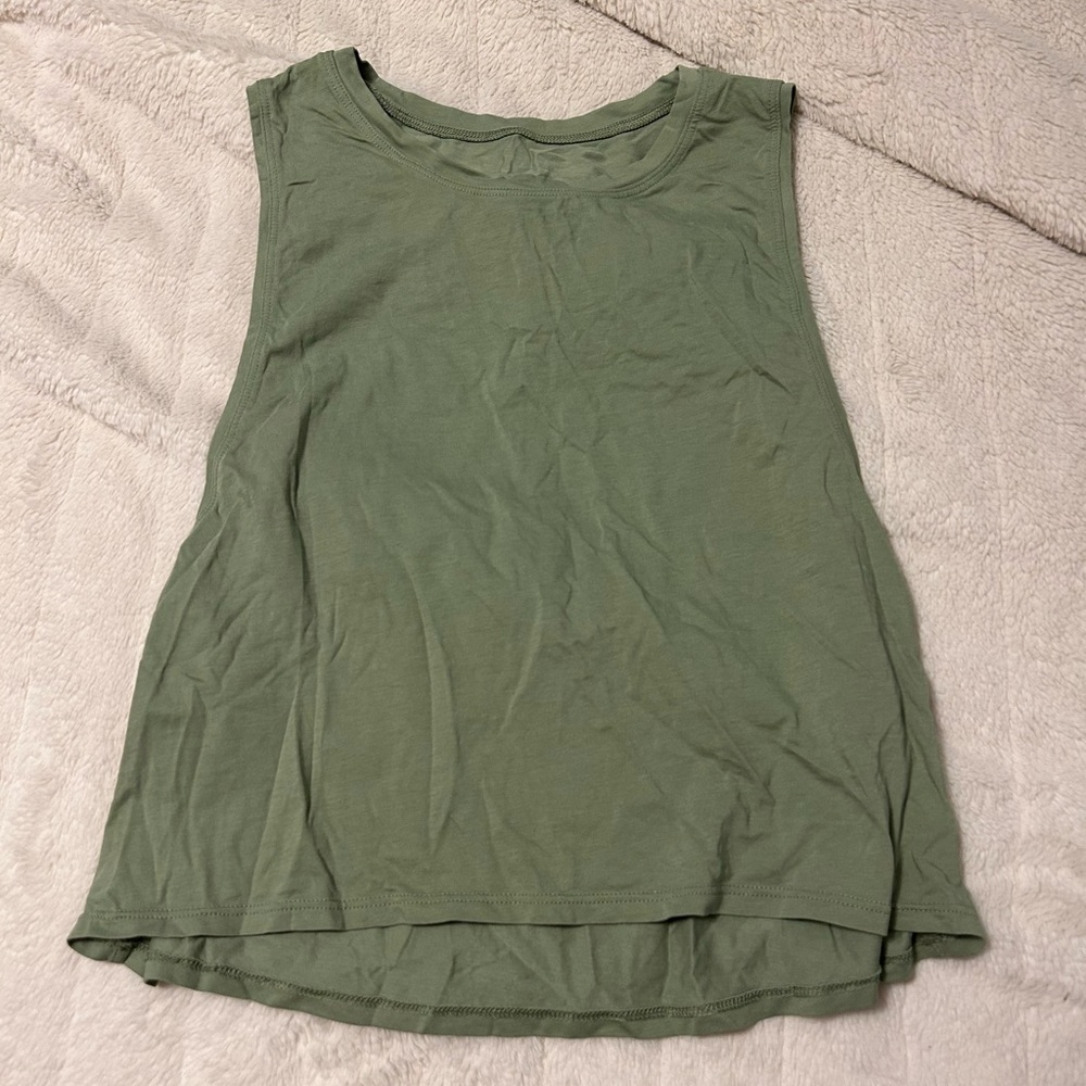 Women’s Lululemon tank top